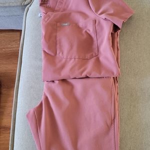 Mauve Figs. Medium Catarina top and medium Kade pants